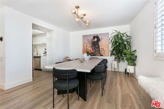 2385 Roscomare Road D17, Los Angeles, CA 90077