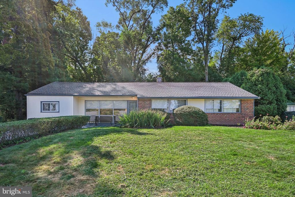 1404 STOTESBURY, Glenside, PA 19038