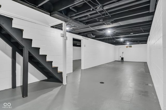 1818 Kessler Blvd W Drive, Indianapolis, IN 46228