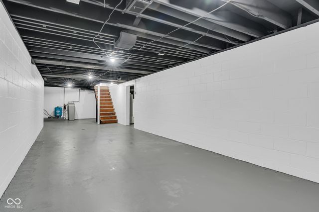 1818 Kessler Blvd W Drive, Indianapolis, IN 46228