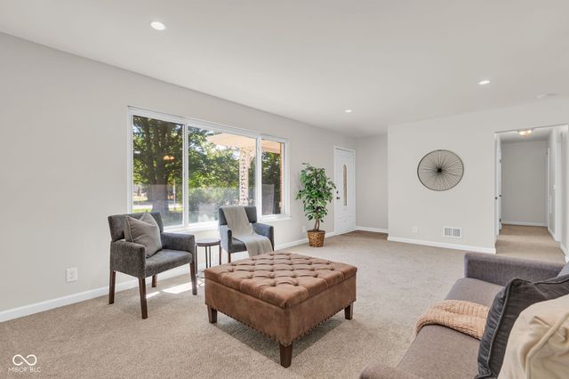 1818 Kessler Blvd W Drive, Indianapolis, IN 46228