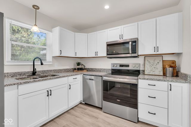 1818 Kessler Blvd W Drive, Indianapolis, IN 46228