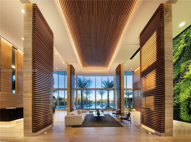 16385 Biscayne Blvd 717, North Miami Beach, FL 33160