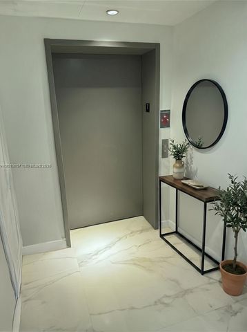 16385 Biscayne Blvd 717, North Miami Beach, FL 33160