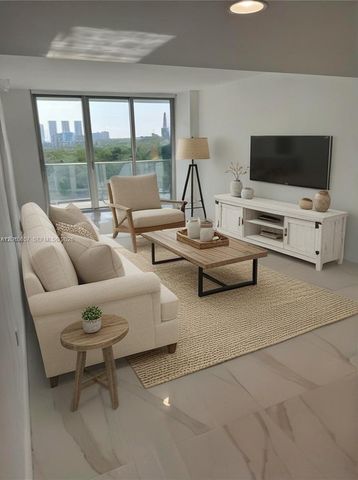 16385 Biscayne Blvd 717, North Miami Beach, FL 33160