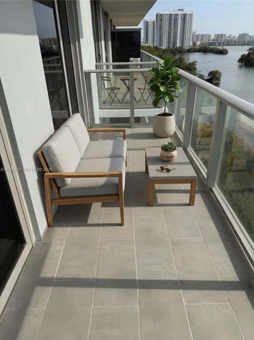 16385 Biscayne Blvd 717, North Miami Beach, FL 33160