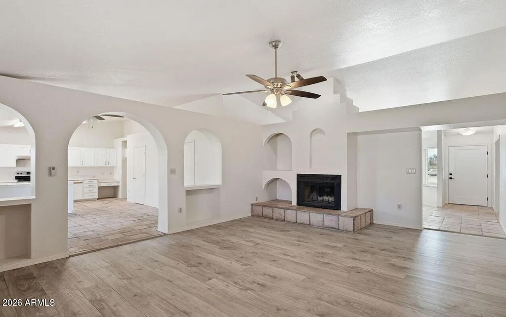 Image 11 of property listing at 7016 E MENLO Street, Mesa, AZ 85207