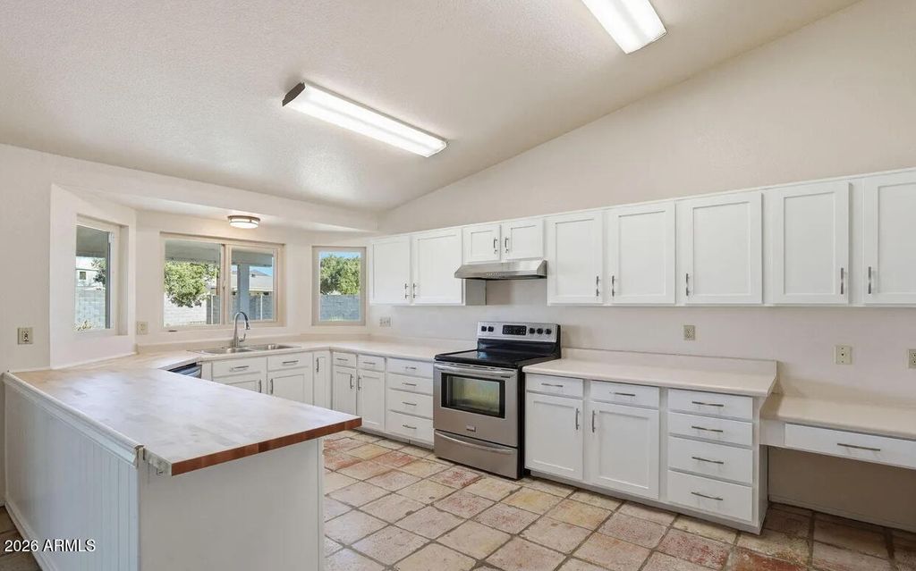 Image 7 of property listing at 7016 E MENLO Street, Mesa, AZ 85207