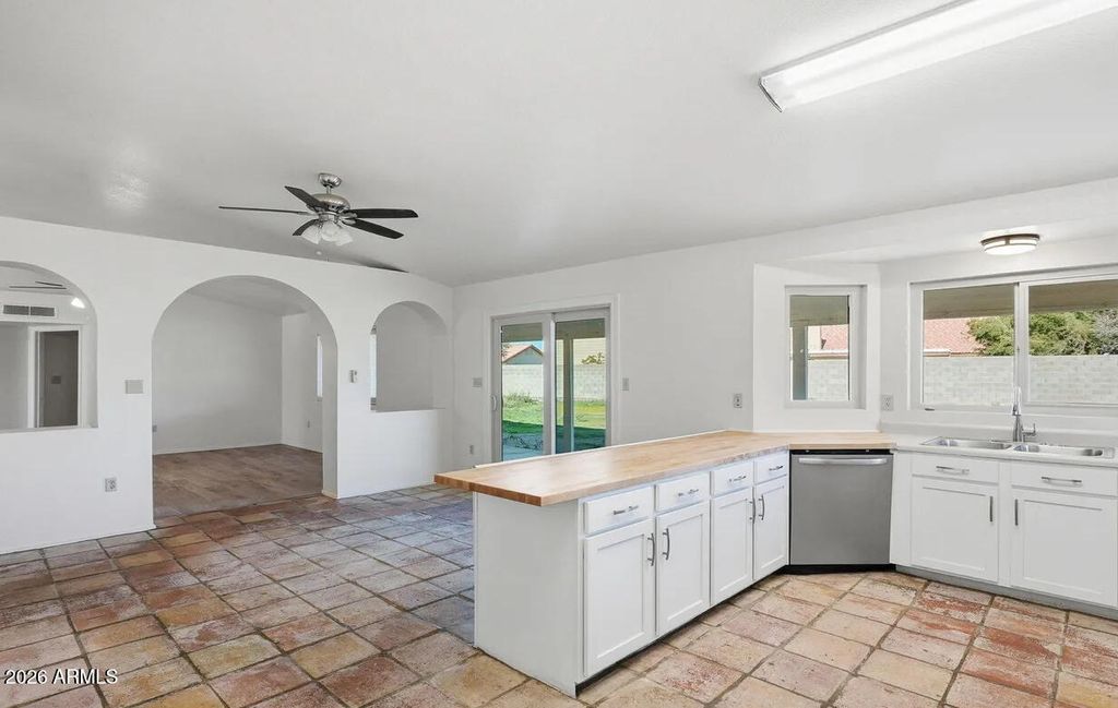 Image 9 of property listing at 7016 E MENLO Street, Mesa, AZ 85207