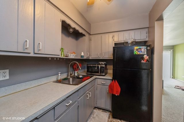 314 Lathrop Avenue 303, Forest Park, IL 60130
