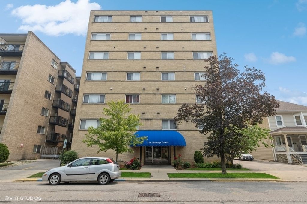 314 Lathrop Avenue 303, Forest Park, IL 60130