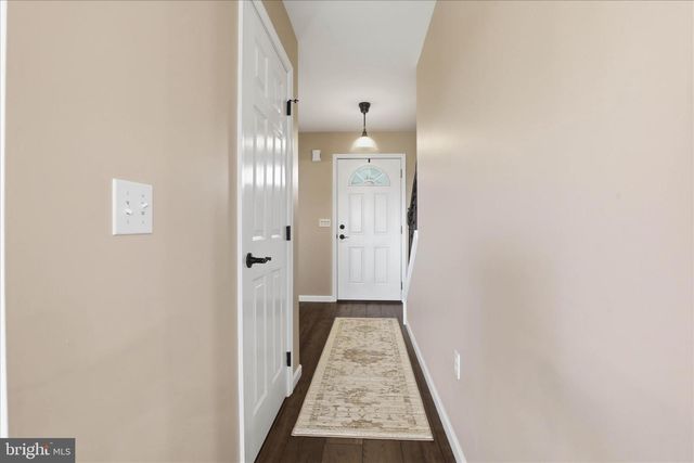 96 N HERSHEY AVE, Leola, PA 17540
