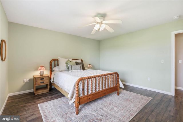 96 N HERSHEY AVE, Leola, PA 17540