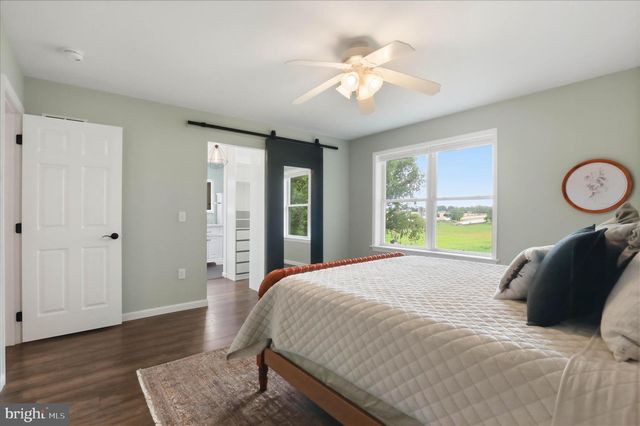 96 N HERSHEY AVE, Leola, PA 17540