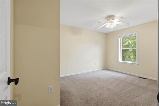 96 N HERSHEY AVE, Leola, PA 17540