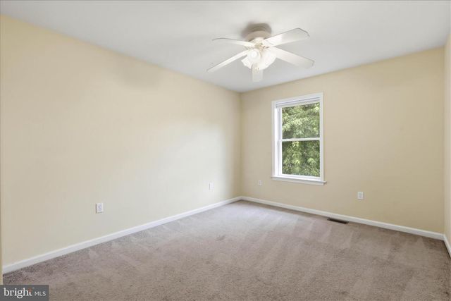 96 N HERSHEY AVE, Leola, PA 17540