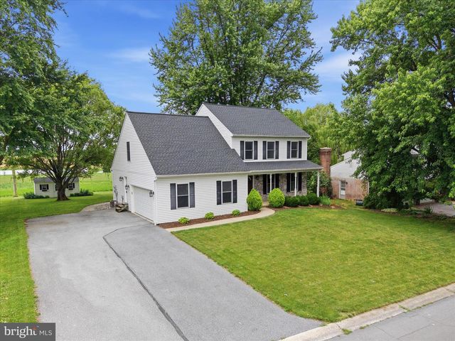 96 N HERSHEY AVE, Leola, PA 17540