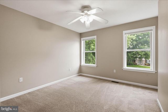 96 N HERSHEY AVE, Leola, PA 17540
