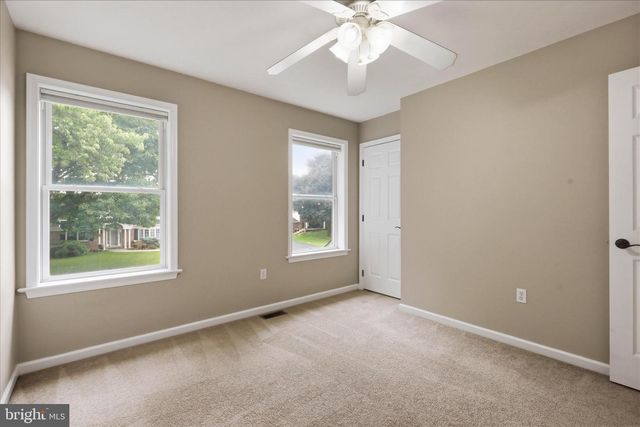 96 N HERSHEY AVE, Leola, PA 17540