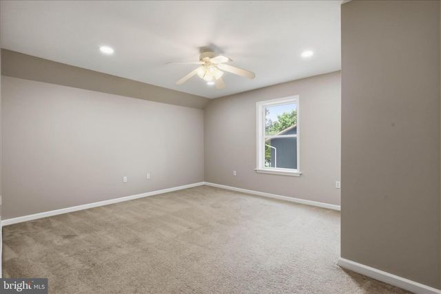 96 N HERSHEY AVE, Leola, PA 17540