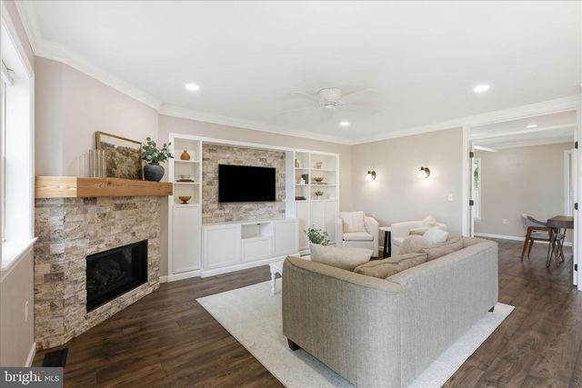 96 N HERSHEY AVE, Leola, PA 17540