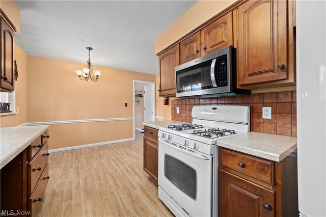 4960 W Park Drive, North Olmsted, OH 44070
