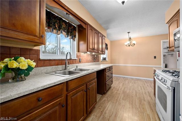 4960 W Park Drive, North Olmsted, OH 44070