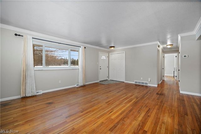 4960 W Park Drive, North Olmsted, OH 44070