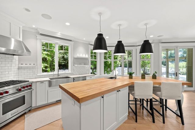 45 Whitehall Cir, Beverly, MA 01915