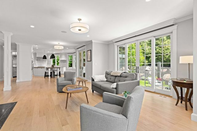 45 Whitehall Cir, Beverly, MA 01915