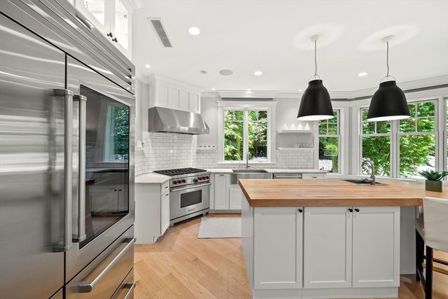 45 Whitehall Cir, Beverly, MA 01915