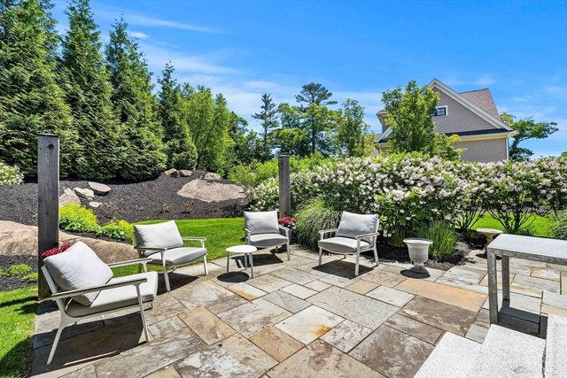 45 Whitehall Cir, Beverly, MA 01915