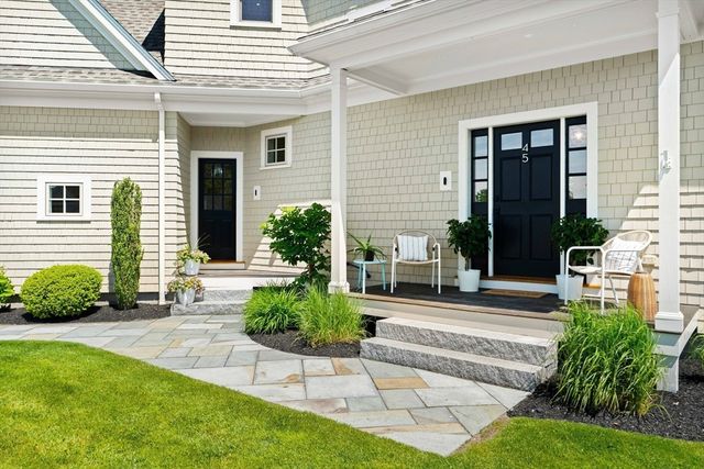 45 Whitehall Cir, Beverly, MA 01915