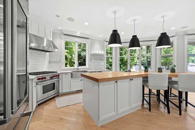 45 Whitehall Cir, Beverly, MA 01915