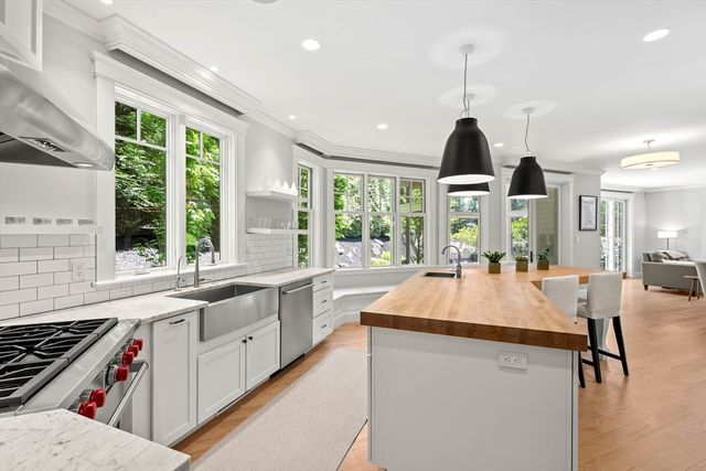 45 Whitehall Cir, Beverly, MA 01915
