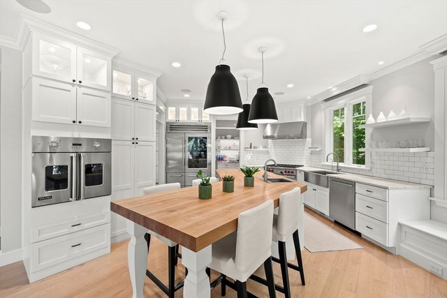 45 Whitehall Cir, Beverly, MA 01915