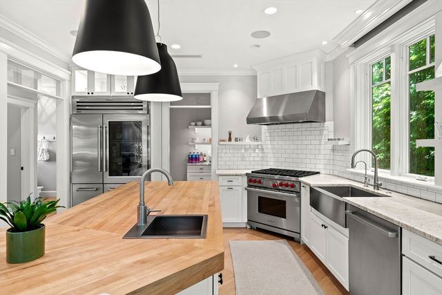 45 Whitehall Cir, Beverly, MA 01915