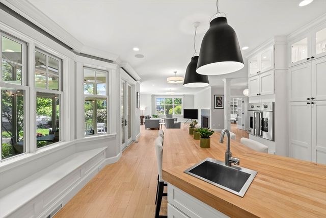 45 Whitehall Cir, Beverly, MA 01915