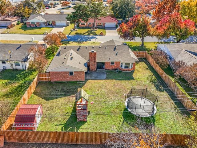 1913 Yucca Trail, Hurst, TX 76054