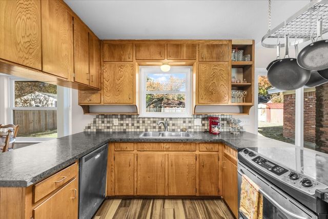 1913 Yucca Trail, Hurst, TX 76054