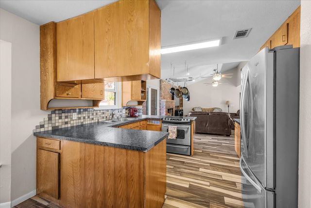 1913 Yucca Trail, Hurst, TX 76054