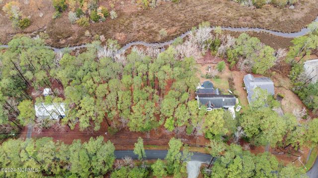 6013 Falcon Drive, Oriental, NC 28571