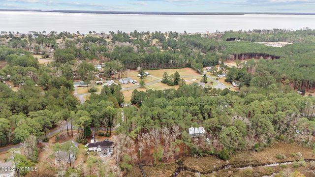 6013 Falcon Drive, Oriental, NC 28571