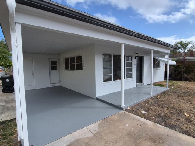 1026 N E Street, Lake Worth Beach, FL 33460