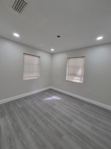 1026 N E Street, Lake Worth Beach, FL 33460