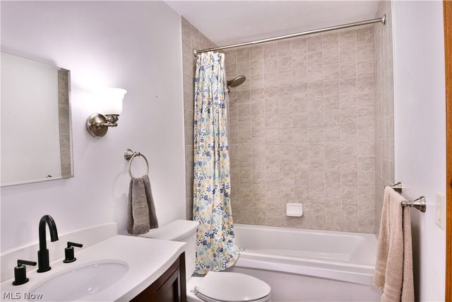 4750 Durst Clagg Road, Cortland, OH 44410
