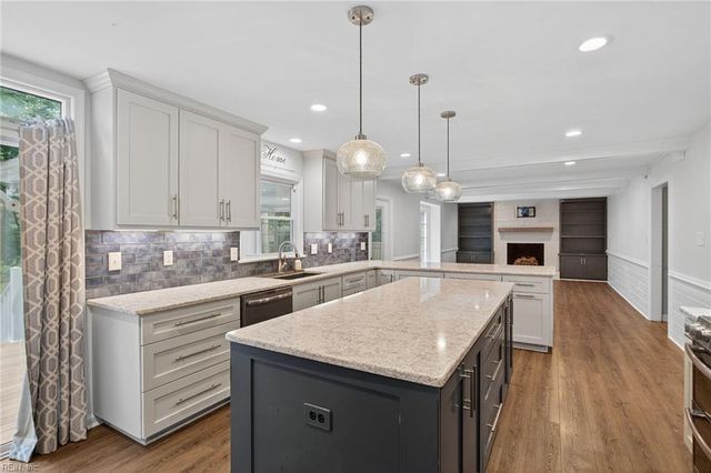 820 Coverdale LN, Virginia Beach, VA 23452