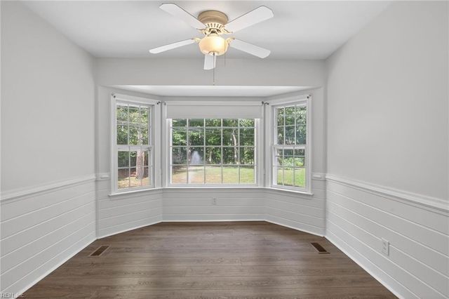 820 Coverdale LN, Virginia Beach, VA 23452