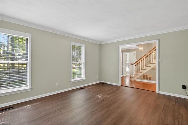 820 Coverdale LN, Virginia Beach, VA 23452
