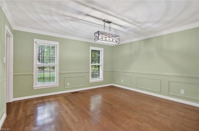 820 Coverdale LN, Virginia Beach, VA 23452